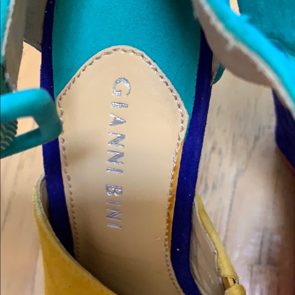Shoes - Picture 5 of 5